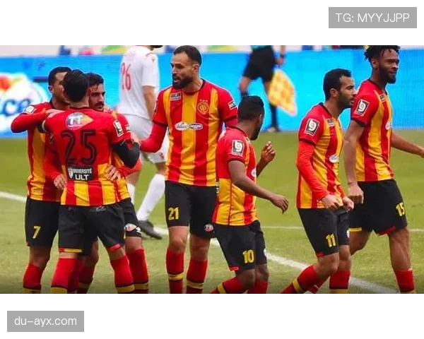 足球大比分战况频现，多场赛事攻防对决激烈